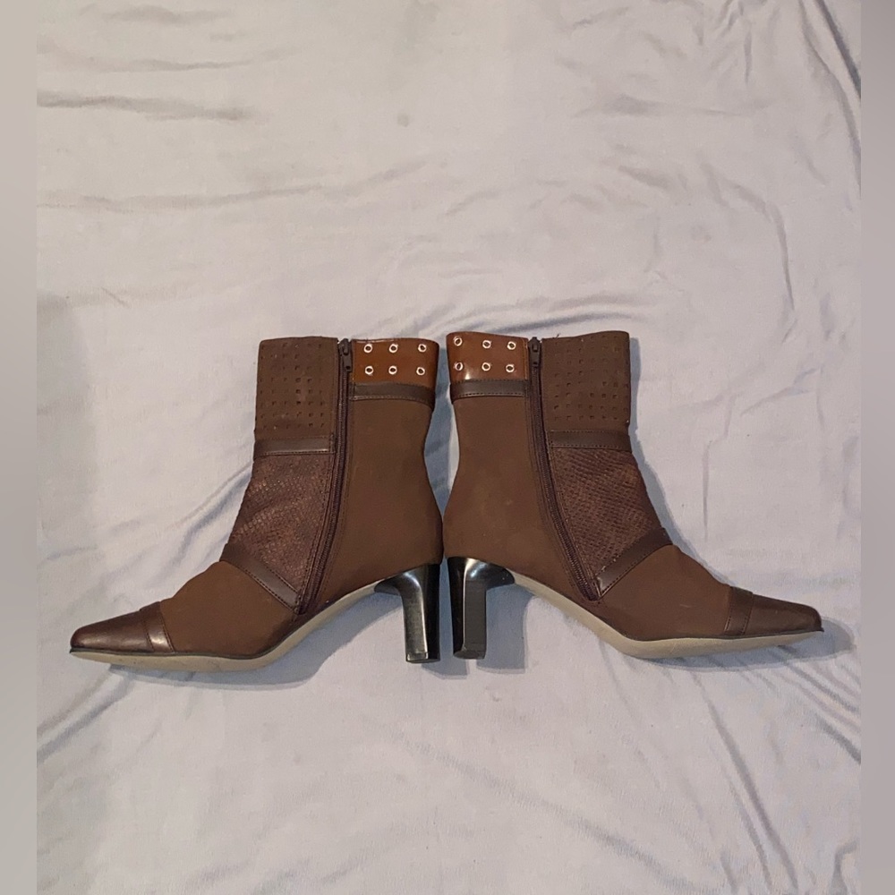 New Your Transit Womens Ankle Leather , Suede Brown Zip Boot